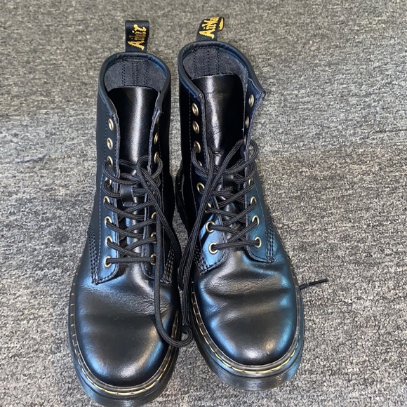 Dr marten air wair size 6 us women’s - Picture 4 of 6